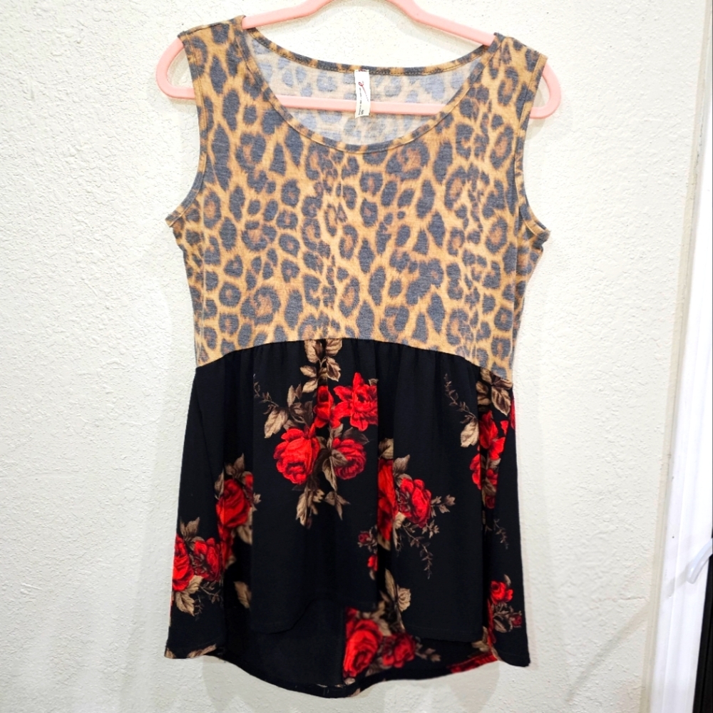 Women's Sleeveless Animal Print & Floral Top sz M/L
